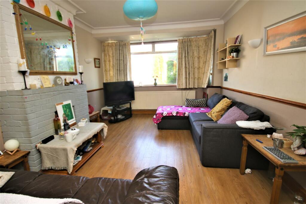 FRONT RECEPTION ROOM: