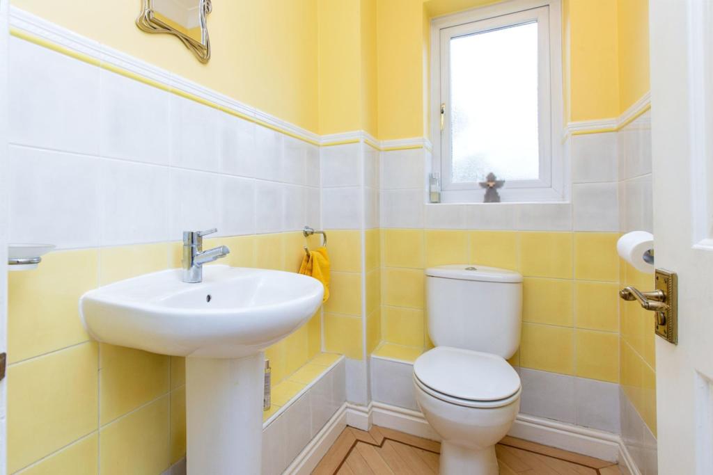 Downstairs Cloakroom