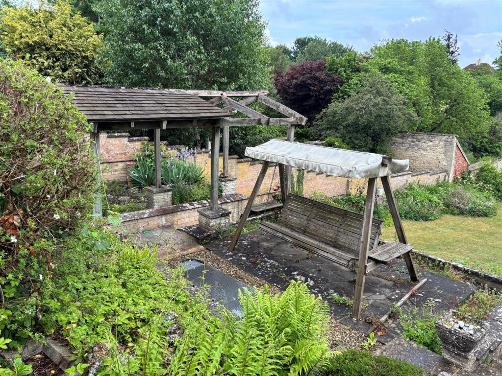 Garden 2.jpg