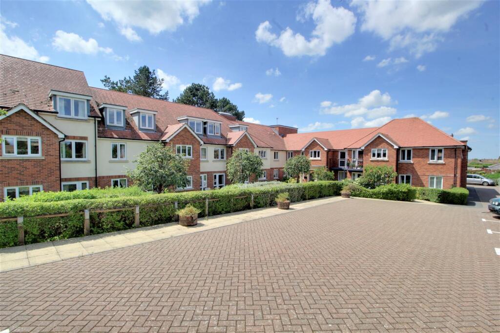 Windsor Rear New.jpg