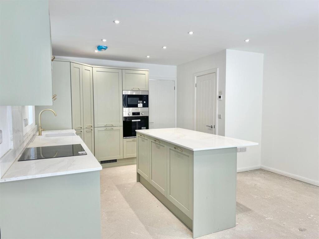 Kitchen .jpg