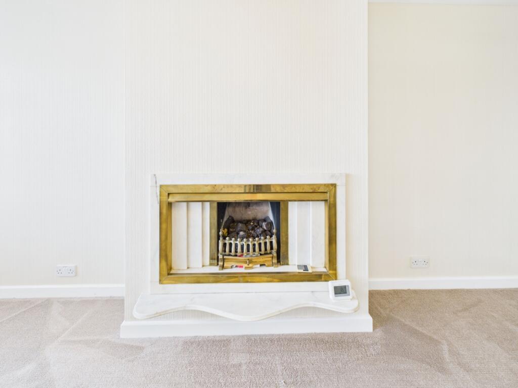 CAM02093G0-PR0066-STILL020