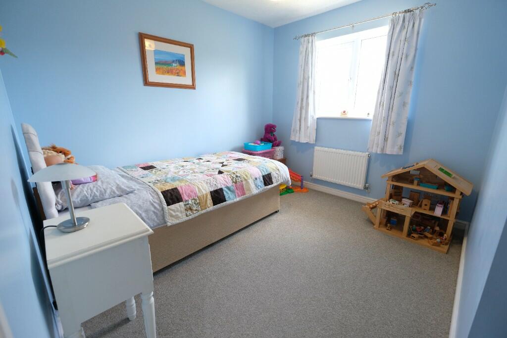 BEDROOM 4