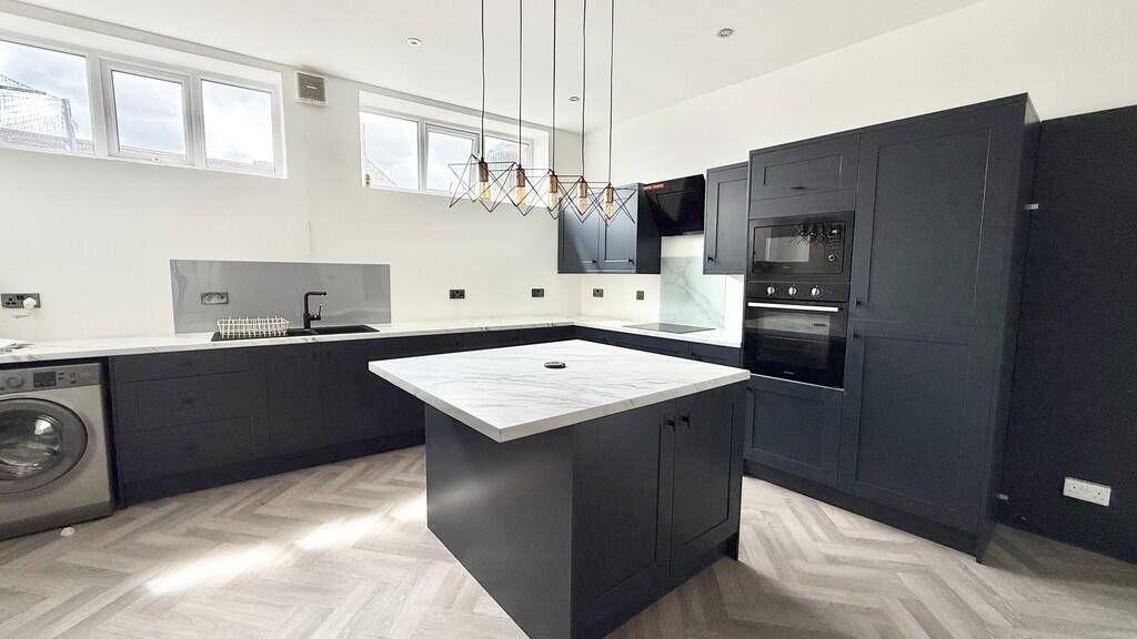 Kitchen/dining ro...