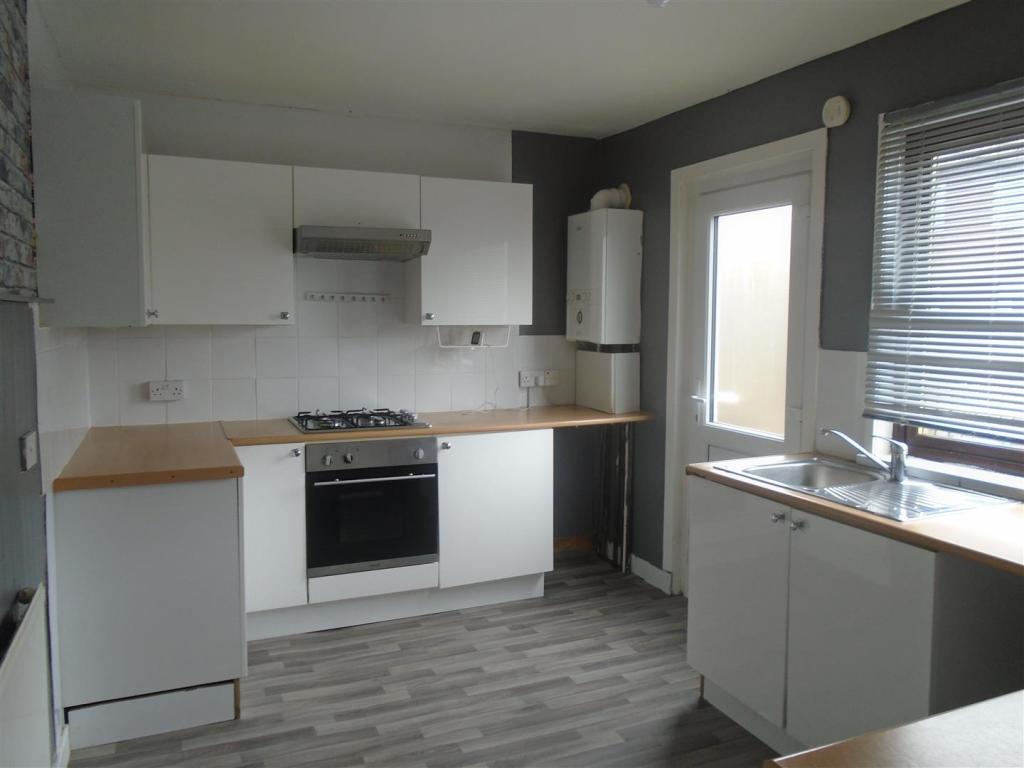 32KirklandCrescentKitchen.JPG