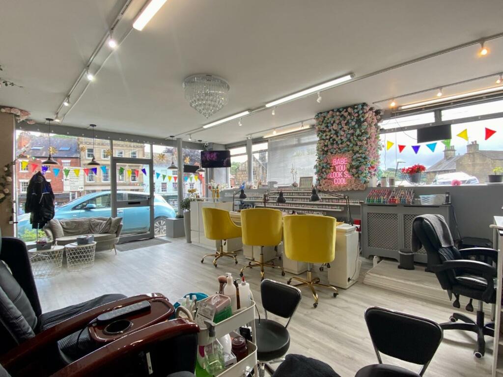 Nail salon iii.jpg