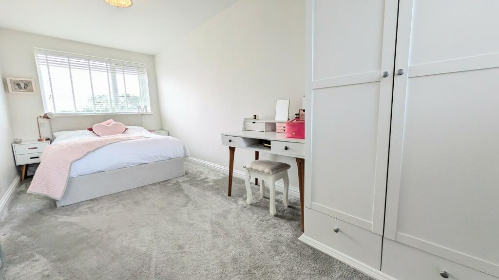 PXL_20240802_093749194.MP~2