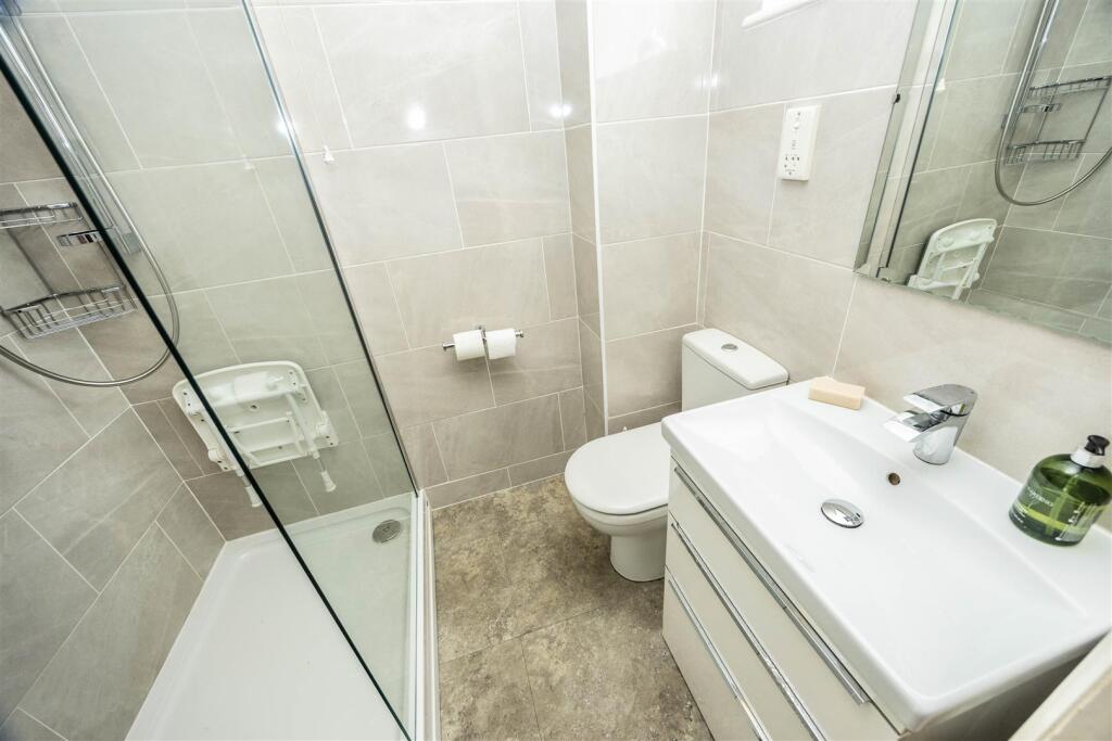 2ECWyke-020425-14.jpg