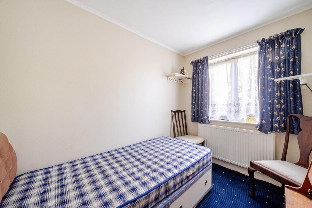 bedroom 3.jpg