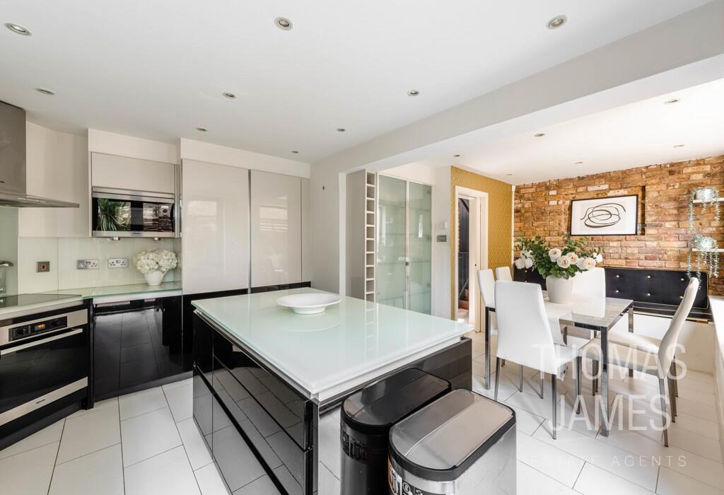 Vicars Moor Lane, spacious kitchen/diner