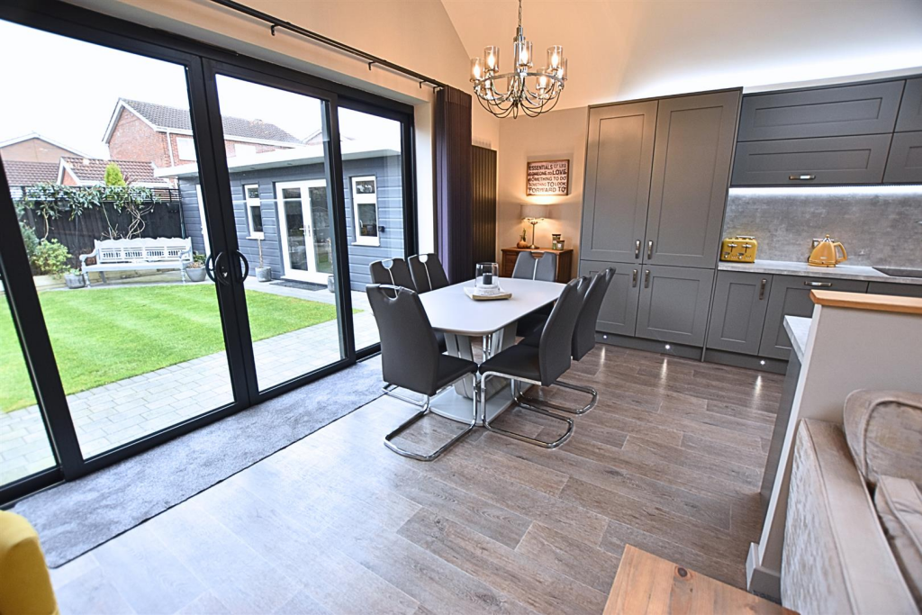 LIVING KITCHEN DINER DAY ROOM