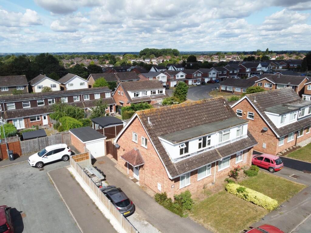 10 Severn Close aerial-2.jpg