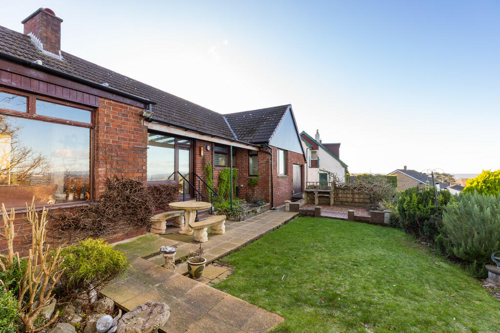 3 Fir Tree Close