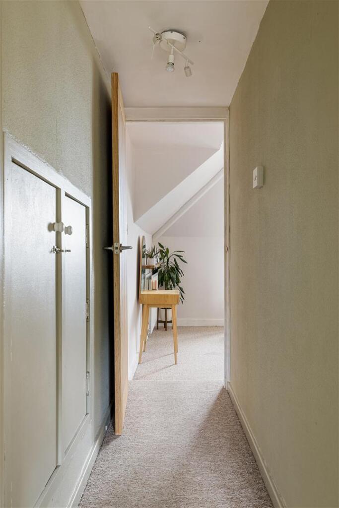 Conifers Lodge, IG8