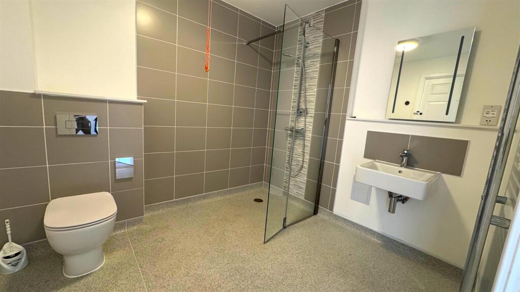 Shower Room.jpg