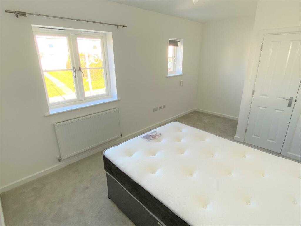 32 Quintrell Road Bedroom 1