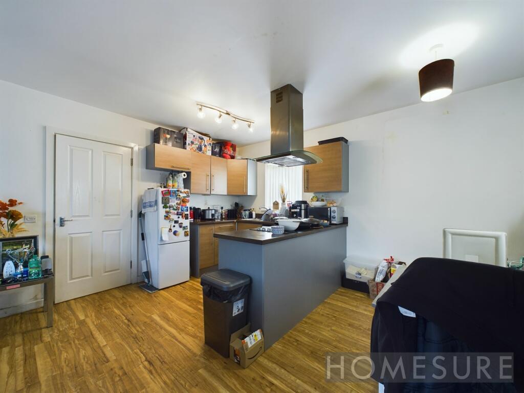 OPEN PLAN LIVING AREA