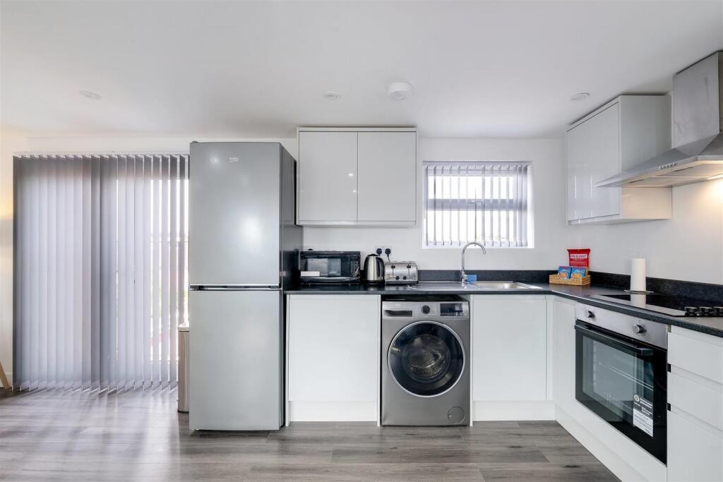 360 TW3 Ellerdine Rd 207-A-02.jpg