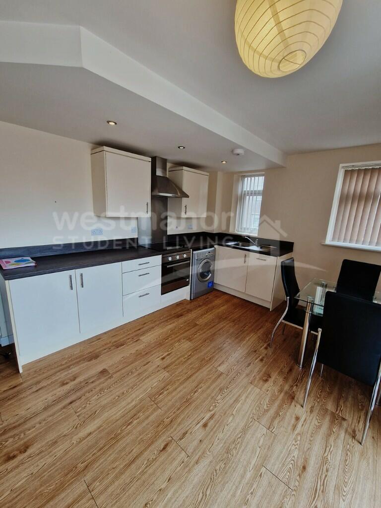 FLAT 17