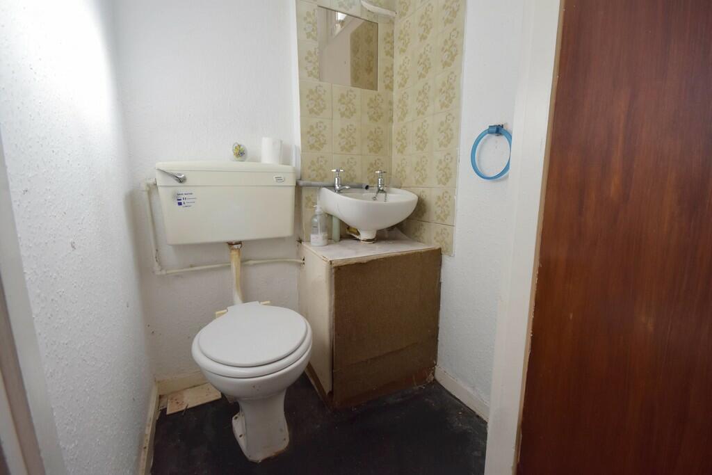 Downstairs WC-min