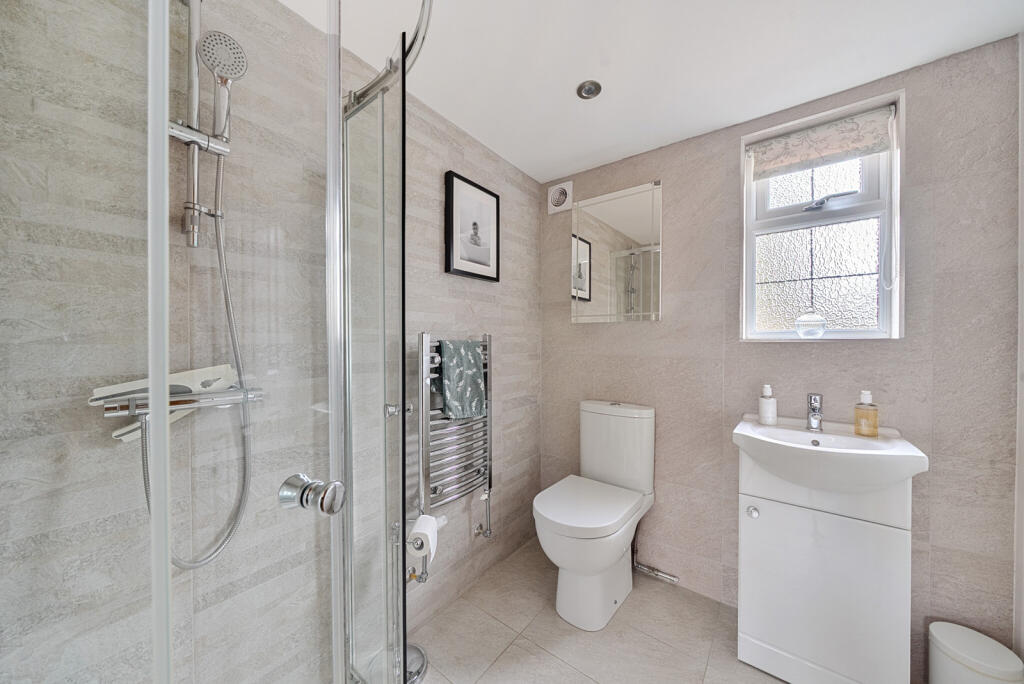 1370642-14-68fa1f...