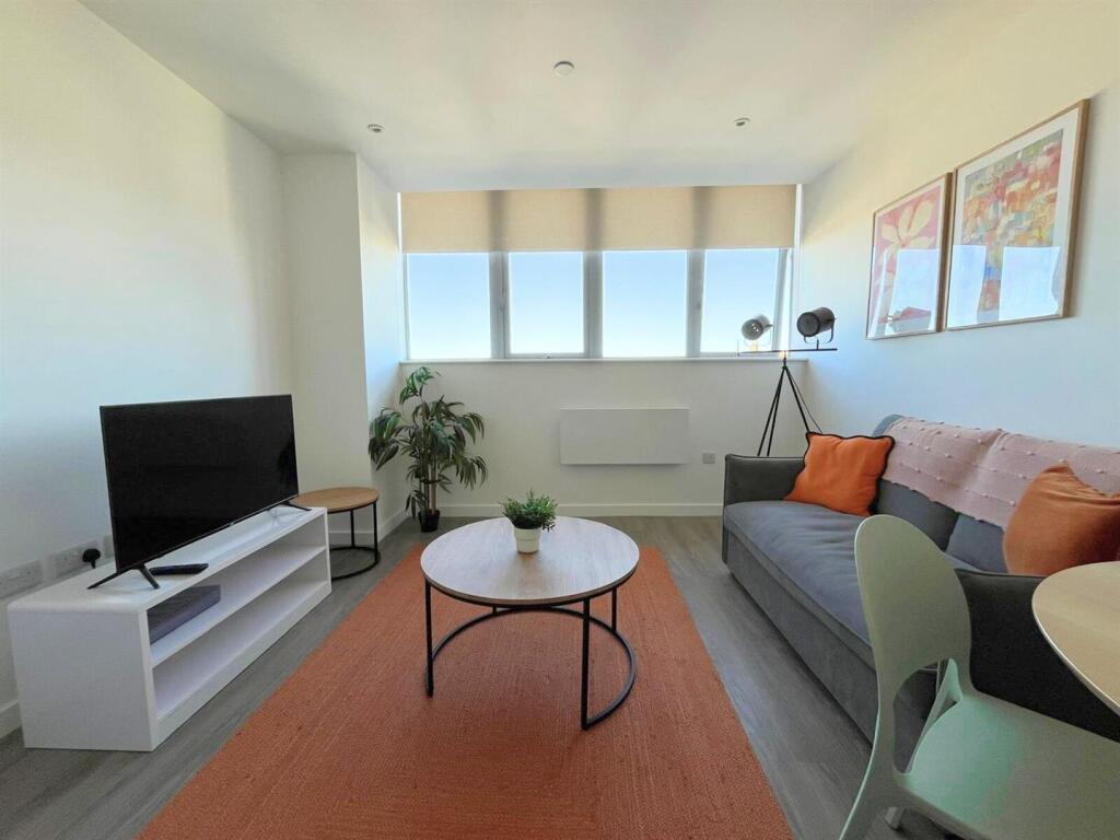 Living Room / Kitchen