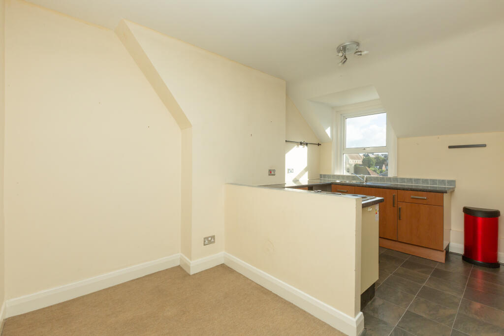 general Flat 3, 12 C