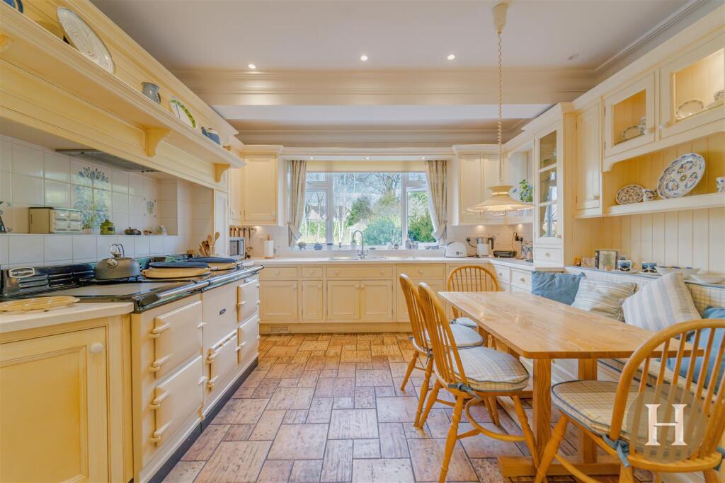 Hadleigh Estate Agents-29.jpg