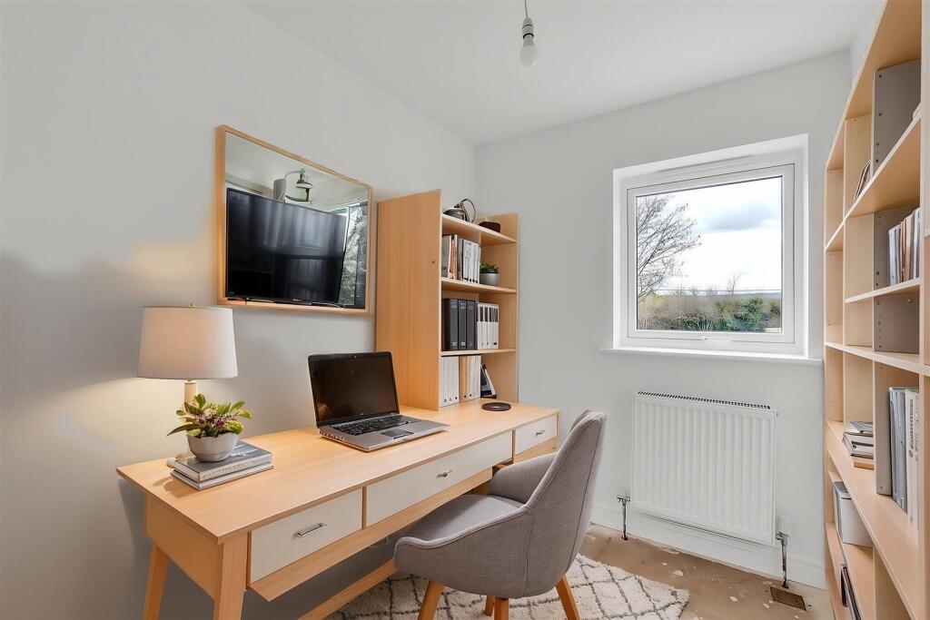 Bedroom 4.jpg
