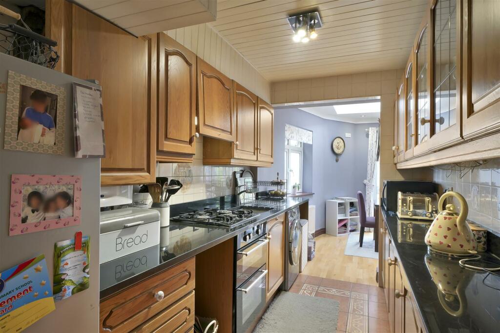 16 Danemead Grove - xpMuk62nDDxNe1na435U.jpg