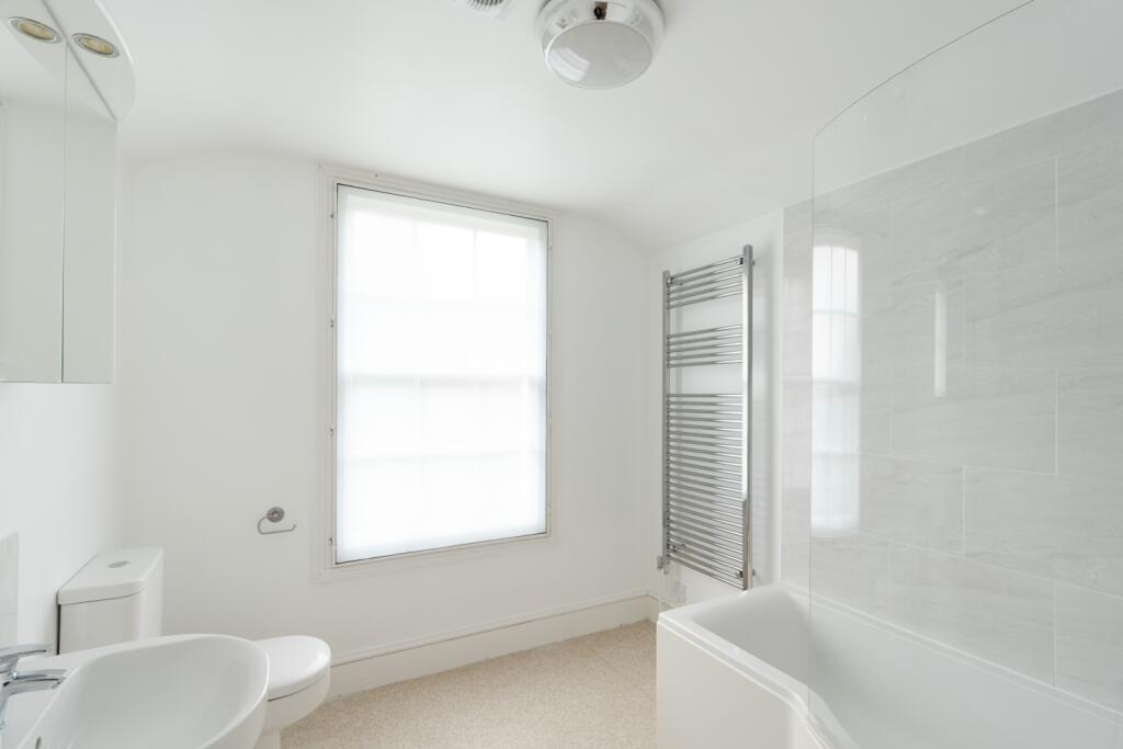 77 Woodstock Road-05571