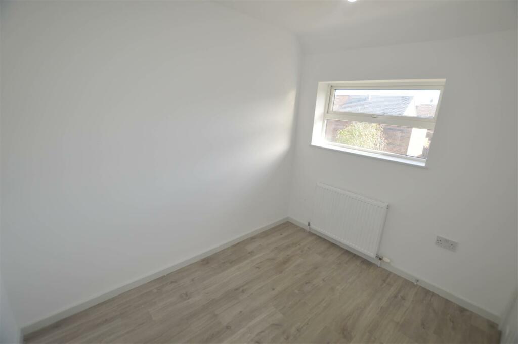 7 Chesham Green Bedroom 3.JPG