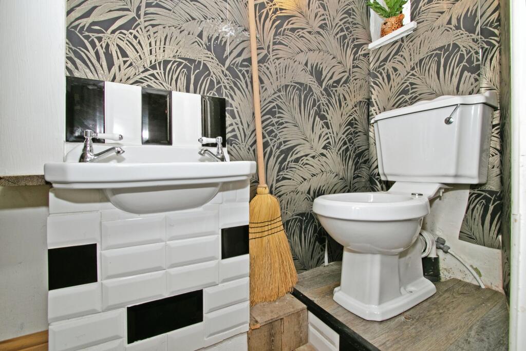 Toliet