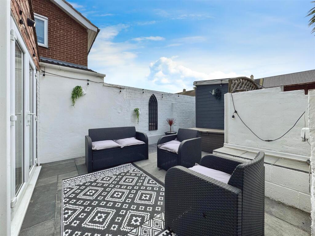 dee6ea5f--467D-8BDB-667CCCDEB834-19760-000009E051C