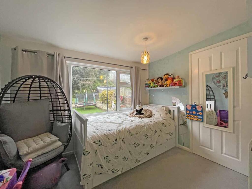 Laira Park Road 31 Bed 1...jpg