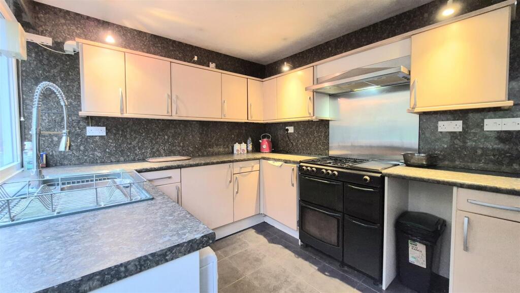 Trowbridge Gardens, Luton