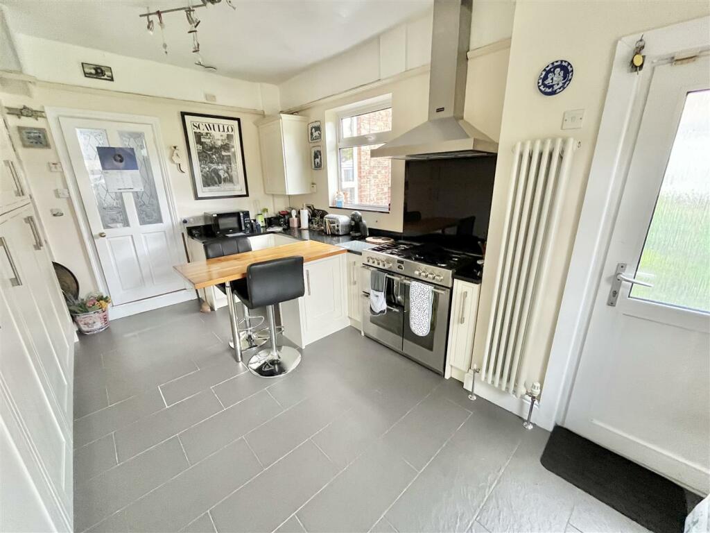 Breakfast Kitchen Aspect 2