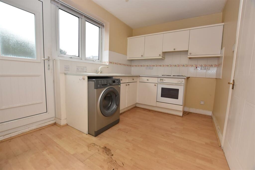 Kitchen.JPG
