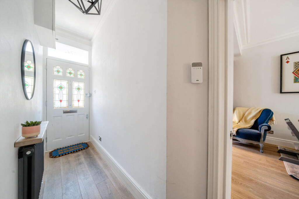 1306368-1-6850015...