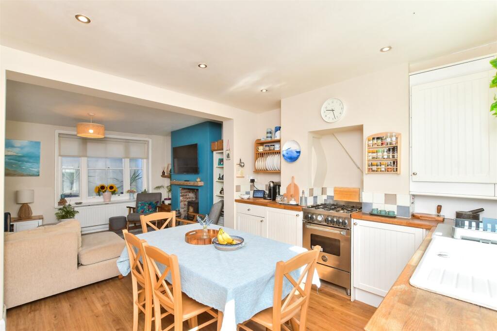 Kitchen/ Lounge/ Diner