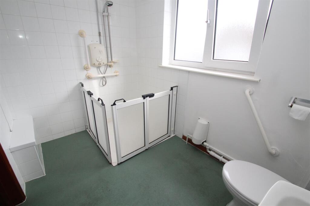 shower room.JPG