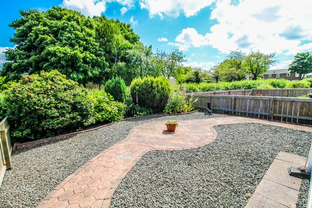 Front Garden pic 2