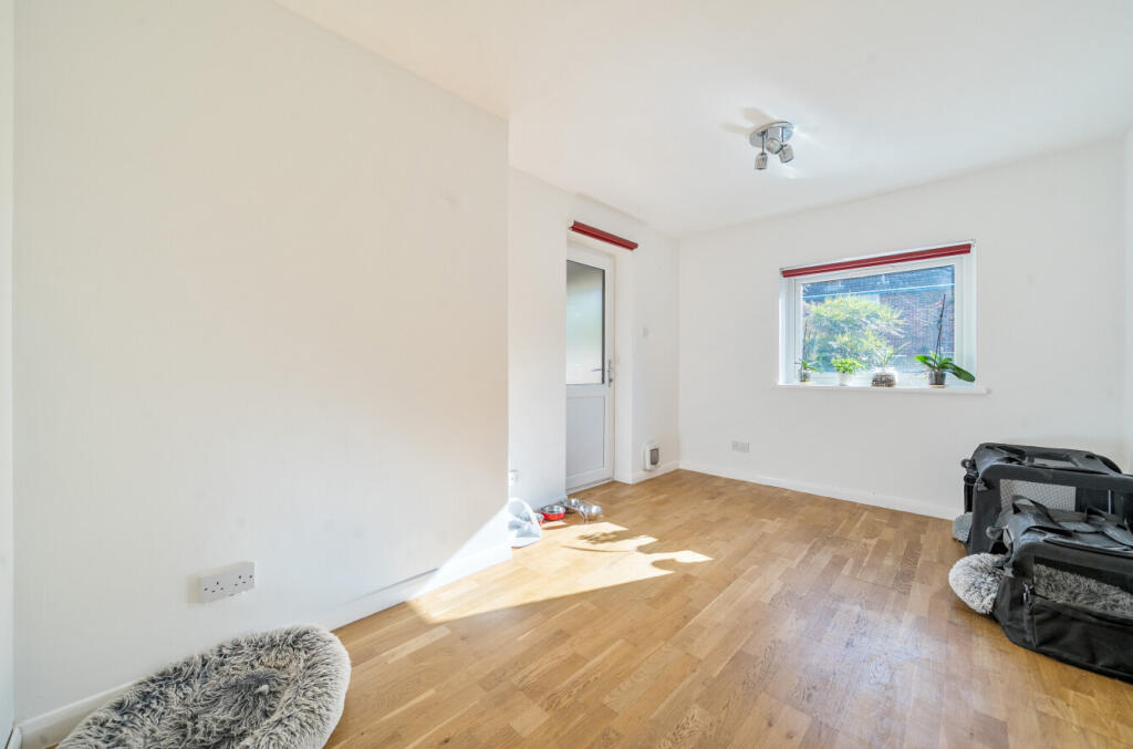 1373216-12-68ff70...