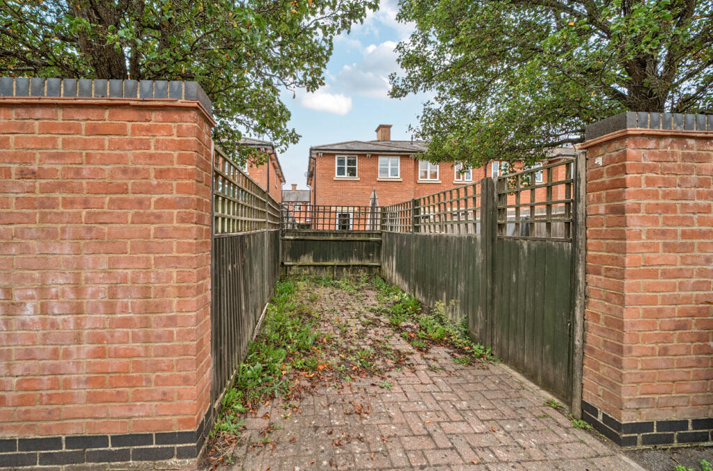 1369633-18-68f21e...