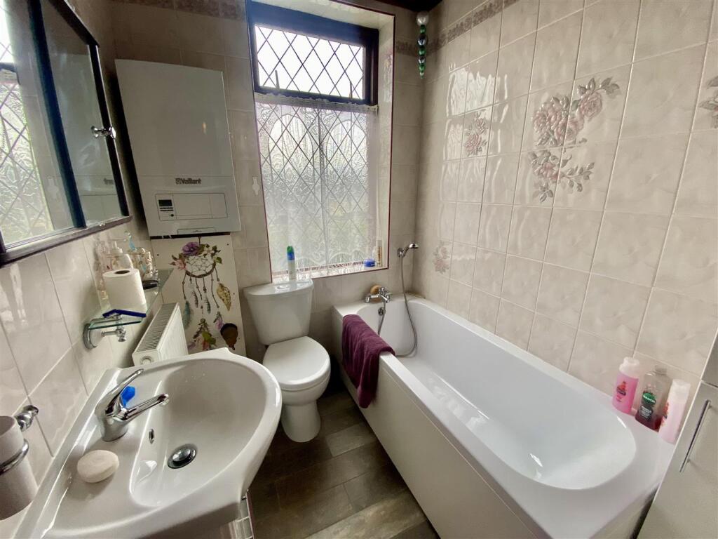 Bramleys Estate Agents - Back Lane, Mirfield (7).j