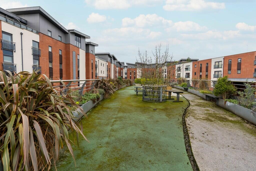 11 The Quarter, E...