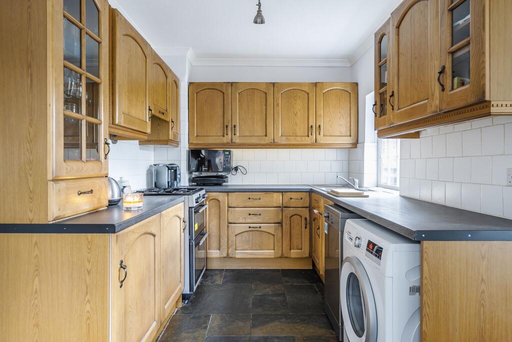 Kitchen/Dining Room (2)