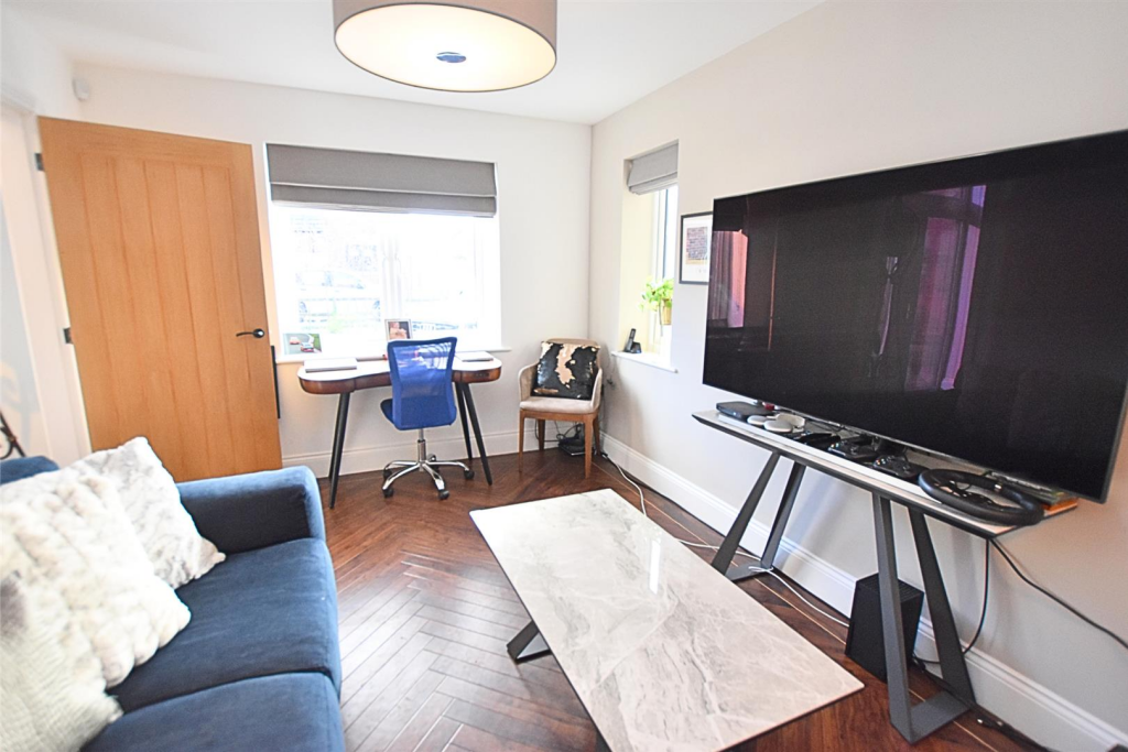 DINING ROOM/HOME OFFICE