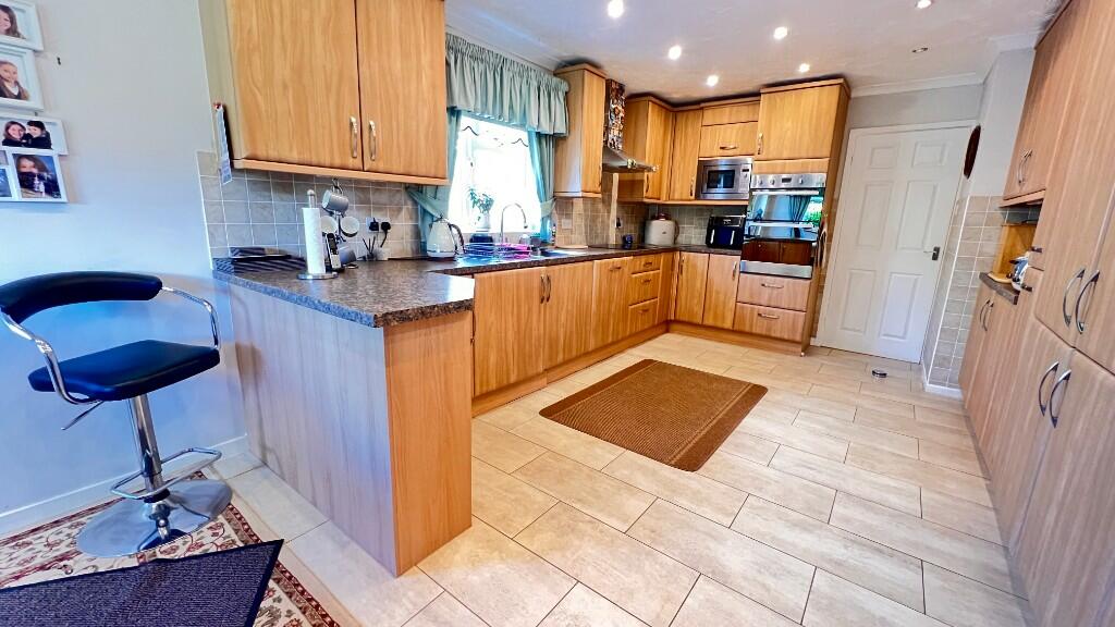 Fitted Kitchen/Diner