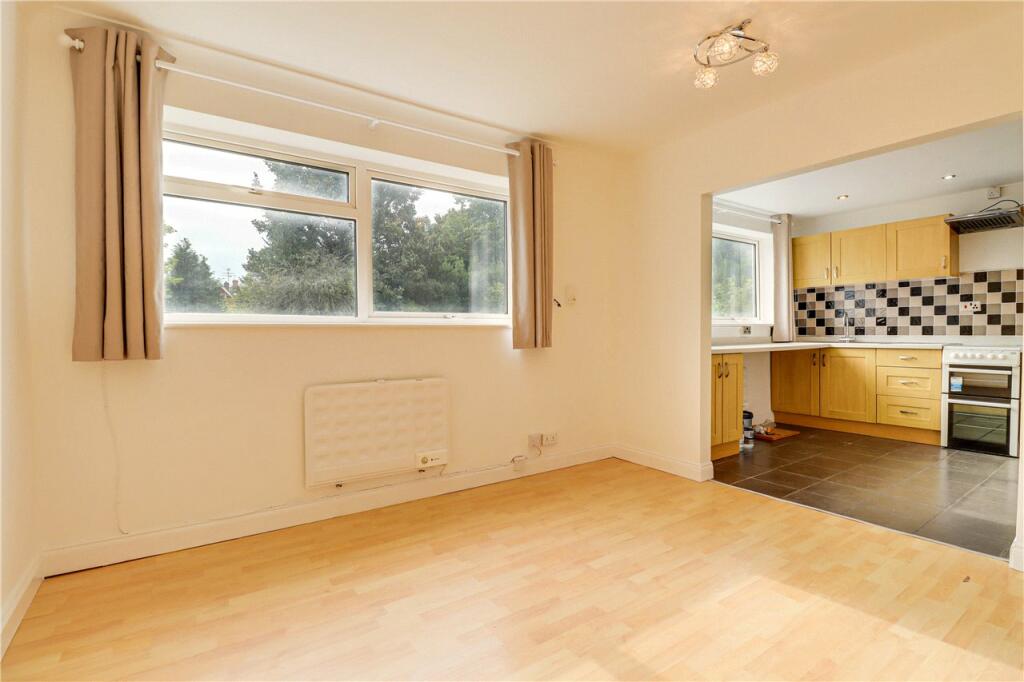 Lounge/Kitchen